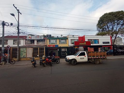 Casa en venta Cundinamarca Bogotá Normandia Occidental 178 m2 Habitaciones 4 Baños 4 Garajes 2 Precio $900000000