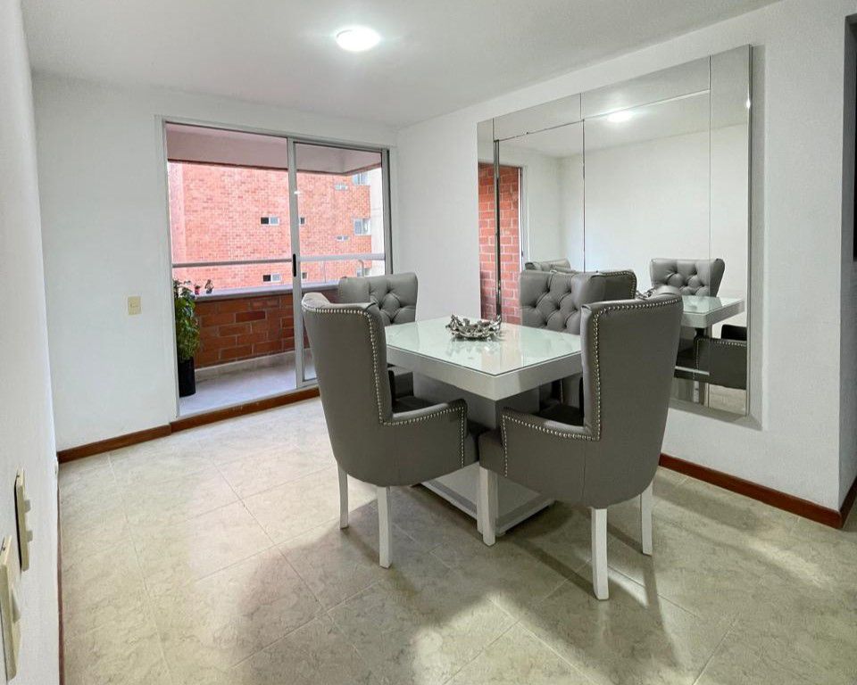 Apartamento en venta Antioquia Medellín Loma De Los Bernal 78 m2 Habitaciones 3 Baños 2 Garajes 2 Precio $515000000