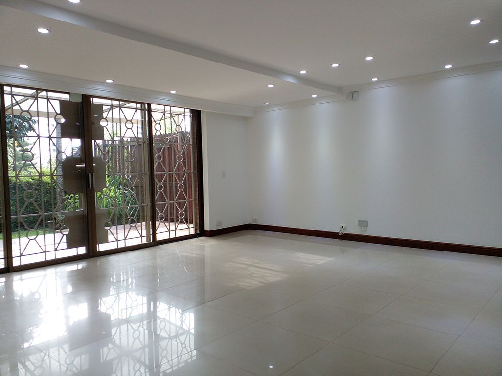 Casa en arriendo Antioquia Medellín San Lucas 170 m2 Habitaciones 3 Baños 6 Garajes 3 Precio $7800000