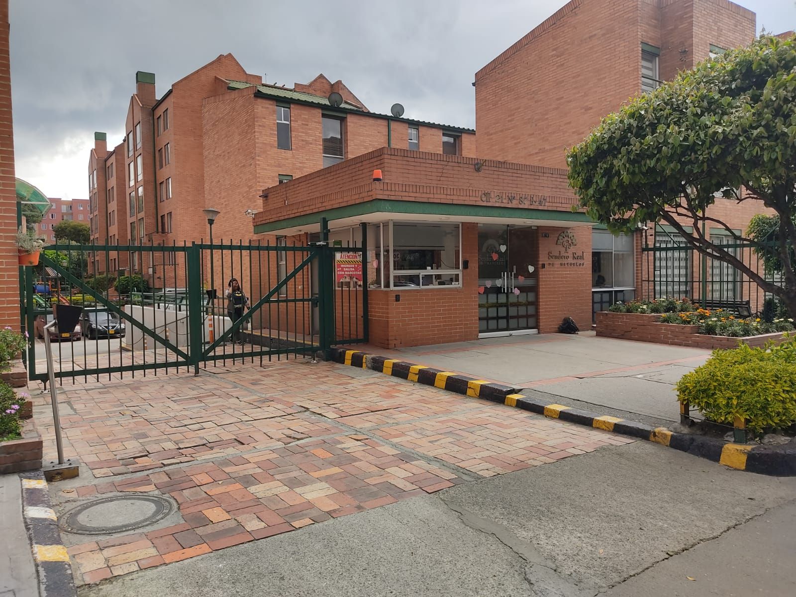 Apartamento en venta Cundinamarca Bogotá Cjr Sendero Real De Hayuelos 103 m2 Habitaciones 5 Baños 2 Garajes 2 Precio $470000000