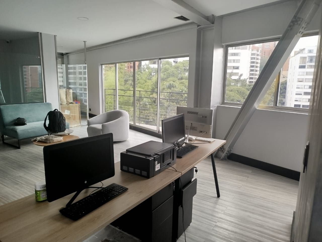 Oficina en arriendo Antioquia Medellín El Poblado 100 m2 Habitaciones 0 Baños 1 Garajes 2 Precio $8200000