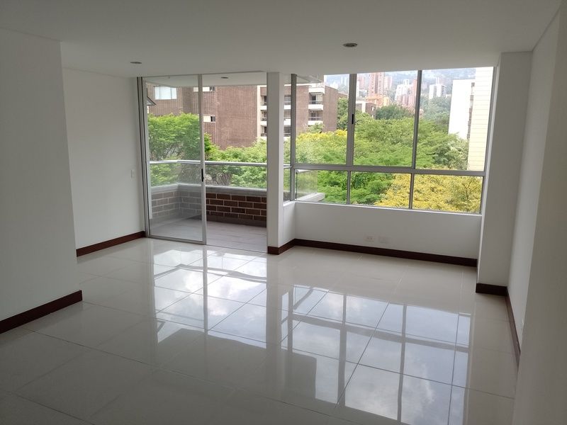 Apartamento en arriendo Antioquia Envigado Bosques De Zúñiga 113 m2 Habitaciones 3 Baños 3 Garajes 1 Precio $4400000