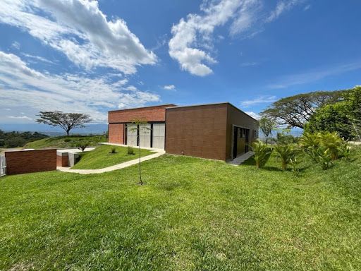 Casa en venta Risaralda Pereira Pereira 350 m2 Habitaciones 4 Baños 8 Garajes 4 Precio $1950000000