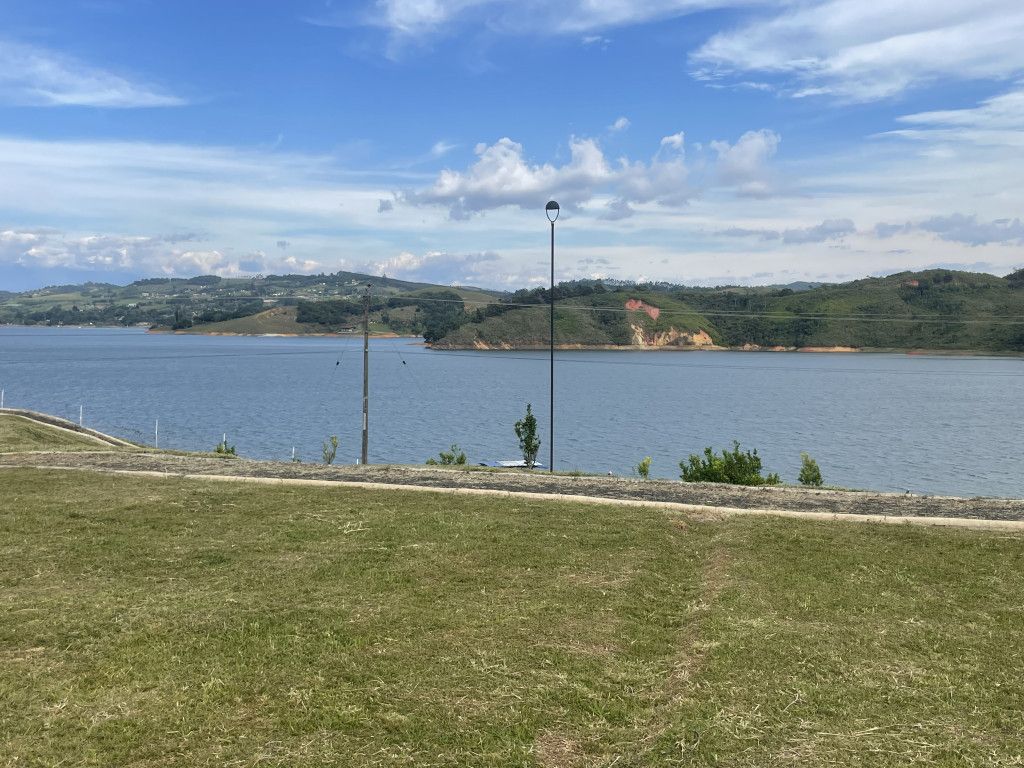 Casa en venta Valle Del Cauca Calima Sector Calima 140 m2 Habitaciones 3 Baños 4 Garajes 3 Precio $570000000