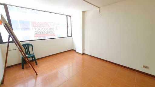 Oficina en venta Cundinamarca Bogotá La Veracruz 30 m2 Habitaciones 0 Baños 2 Garajes 1 Precio $140000000