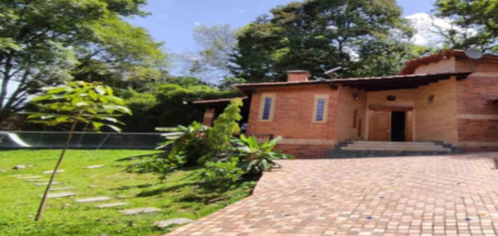 Lote en venta Antioquia Medellín El Diamante No2 1298 m2 Habitaciones 0 Baños 10 Garajes 1 Precio $3500000000