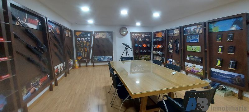 Oficina en arriendo Antioquia Medellín Guayabal 132 m2 Habitaciones 0 Baños 3 Garajes 2 Precio $7420000