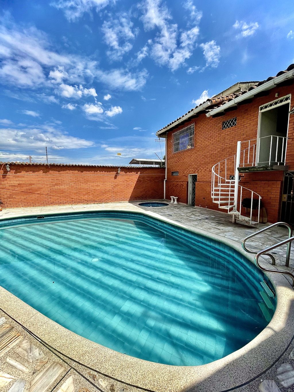 Casa en venta Valle Del Cauca Cali Miraflores 427 m2 Habitaciones 4 Baños 4 Garajes 8 Precio $1000000000