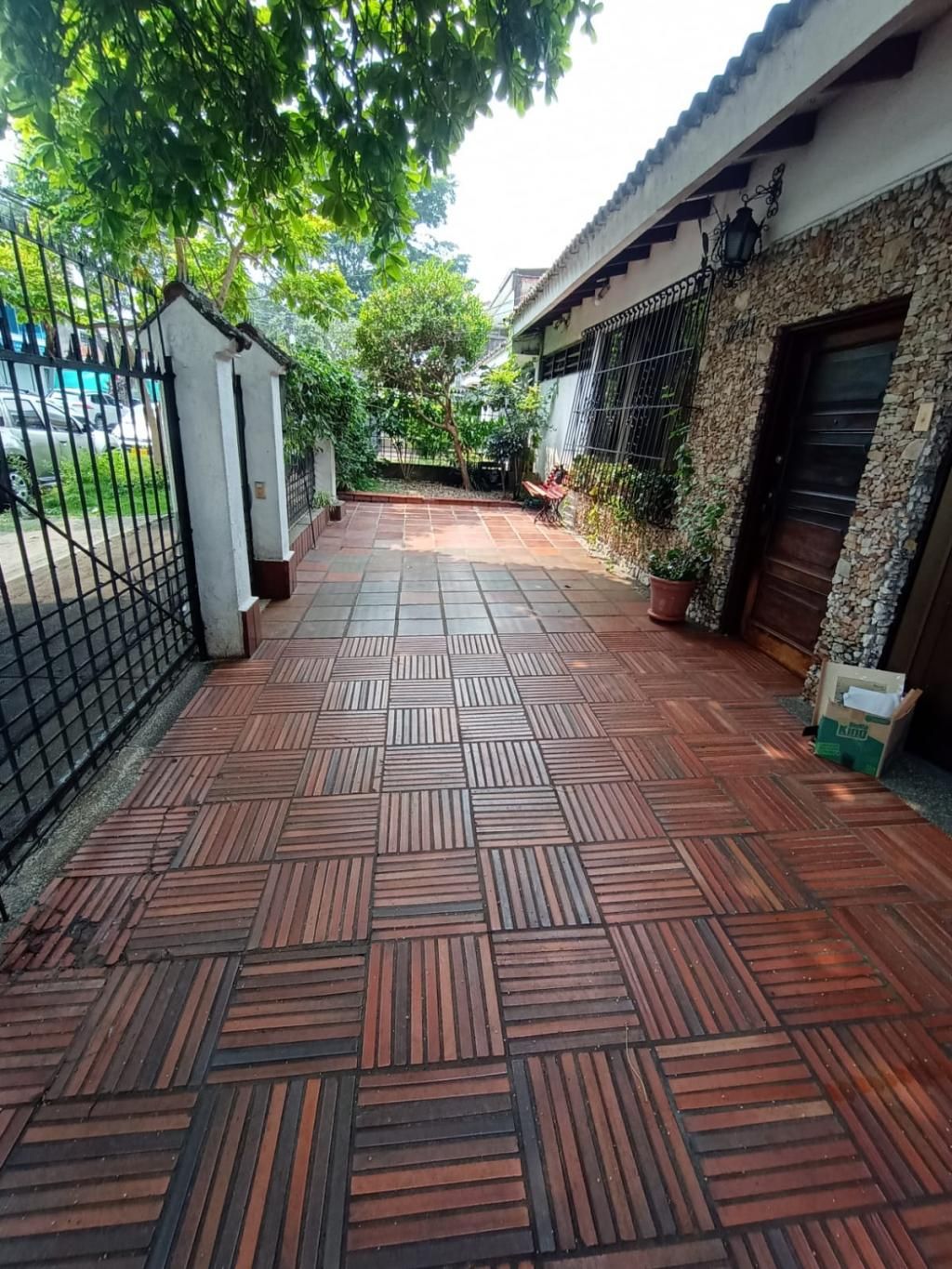 Casa en venta Valle Del Cauca Cali La Flora 320 m2 Habitaciones 3 Baños 3 Garajes 2 Precio $790000000