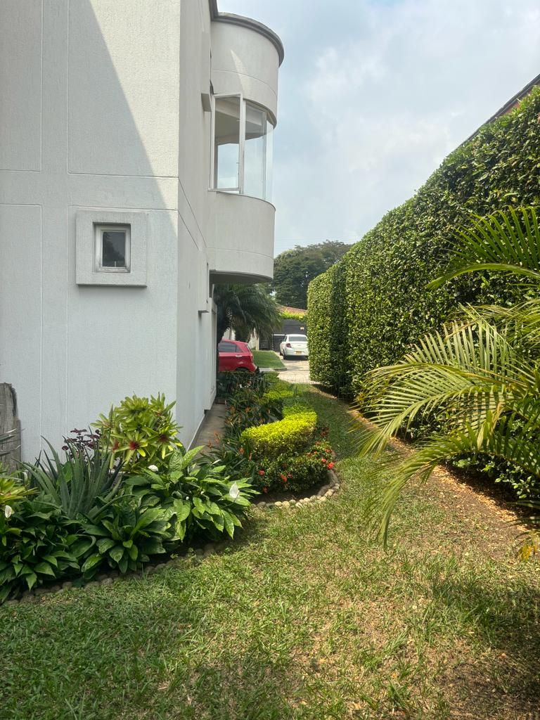 Casa en venta Valle Del Cauca Cali Cali 500 m2 Habitaciones 3 Baños 5 Garajes 4 Precio $1600000000