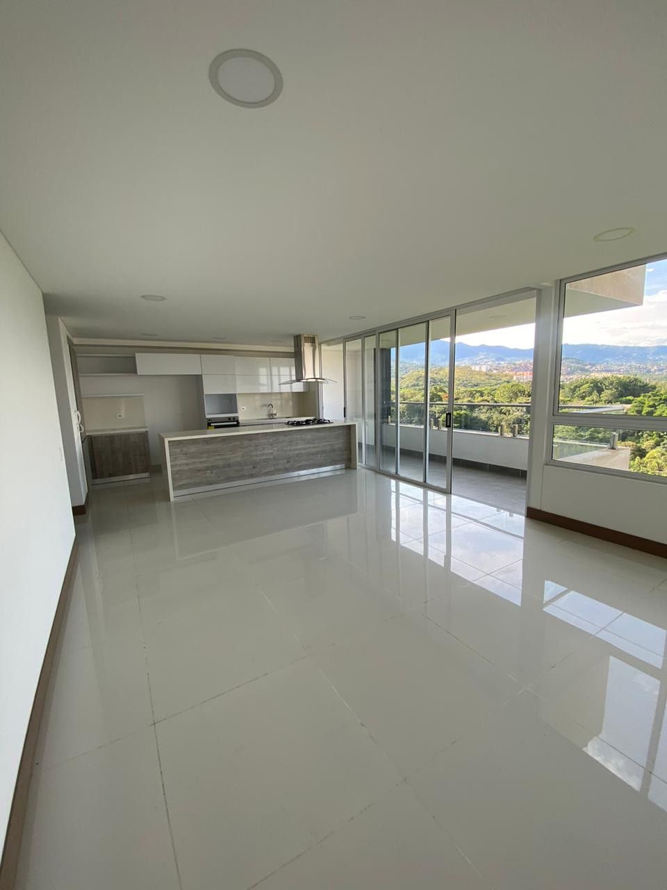 Apartamento en venta Valle Del Cauca Cali Urbanización Ciudad Jardín 148 m2 Habitaciones 3 Baños 5 Garajes 2 Precio $990000000