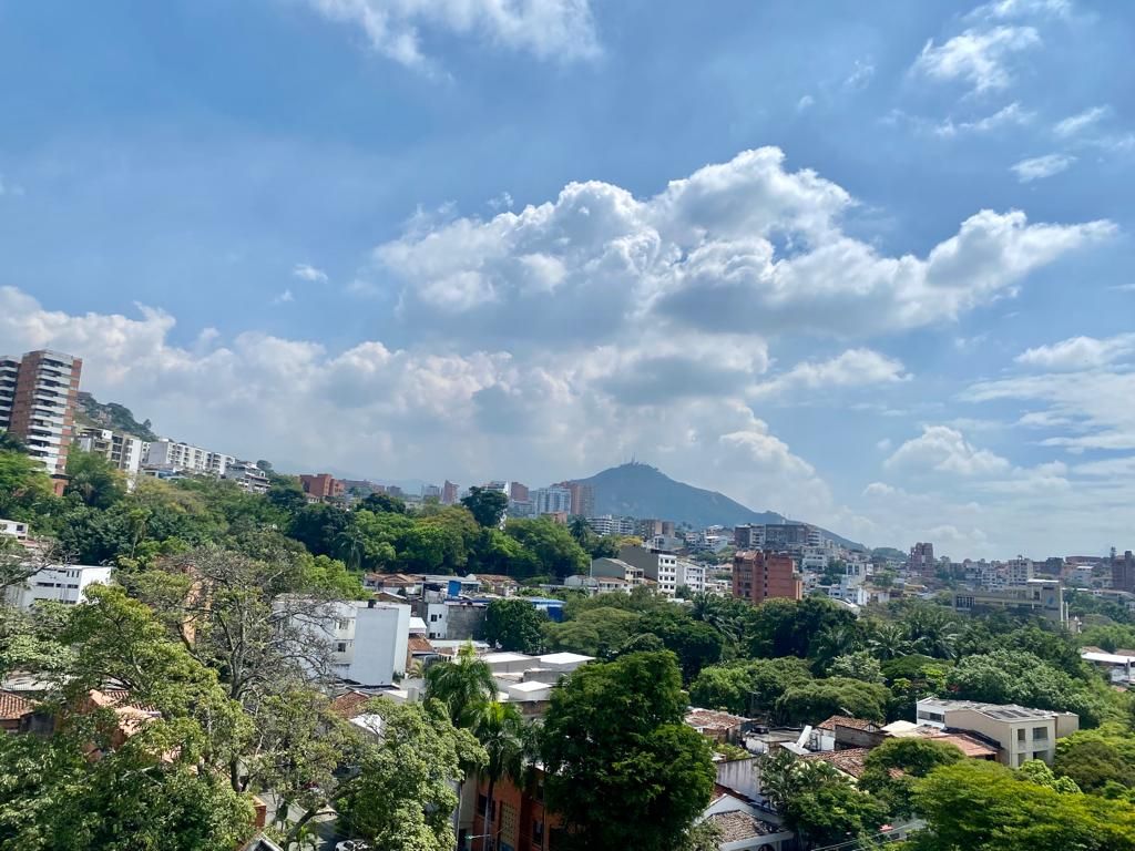 Apartamento en venta Valle Del Cauca Cali San Fernando Viejo 300 m2 Habitaciones 3 Baños 2 Garajes 2 Precio $990000000