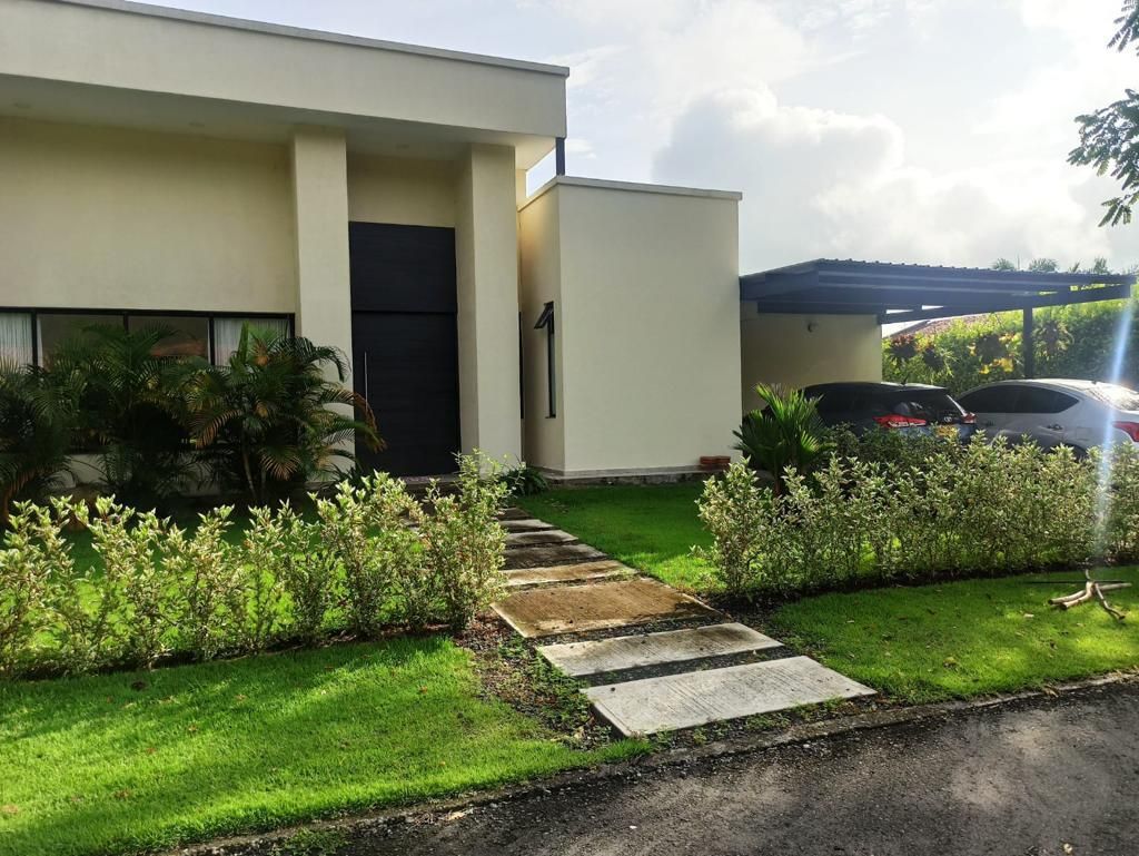 Casa en venta Valle Del Cauca Jamundí Jamundí 281 m2 Habitaciones 3 Baños 3 Garajes 4 Precio $1200000000