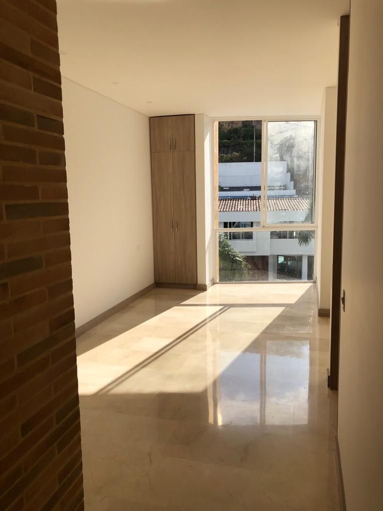 Apartamento en venta Valle Del Cauca Cali Tejares - Cristales 295 m2 Habitaciones 3 Baños 3 Garajes 2 Precio $1425000000