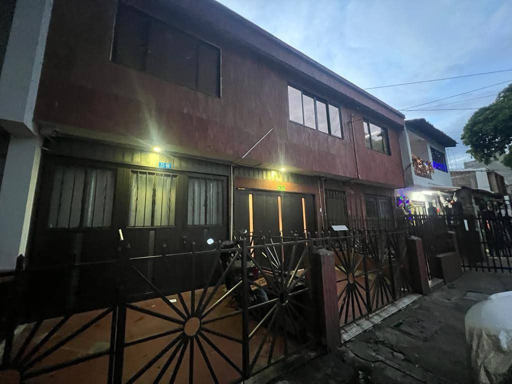 Casa en venta Valle Del Cauca Cali Junín 540 m2 Habitaciones 12 Baños 6 Garajes 0 Precio $1100000000