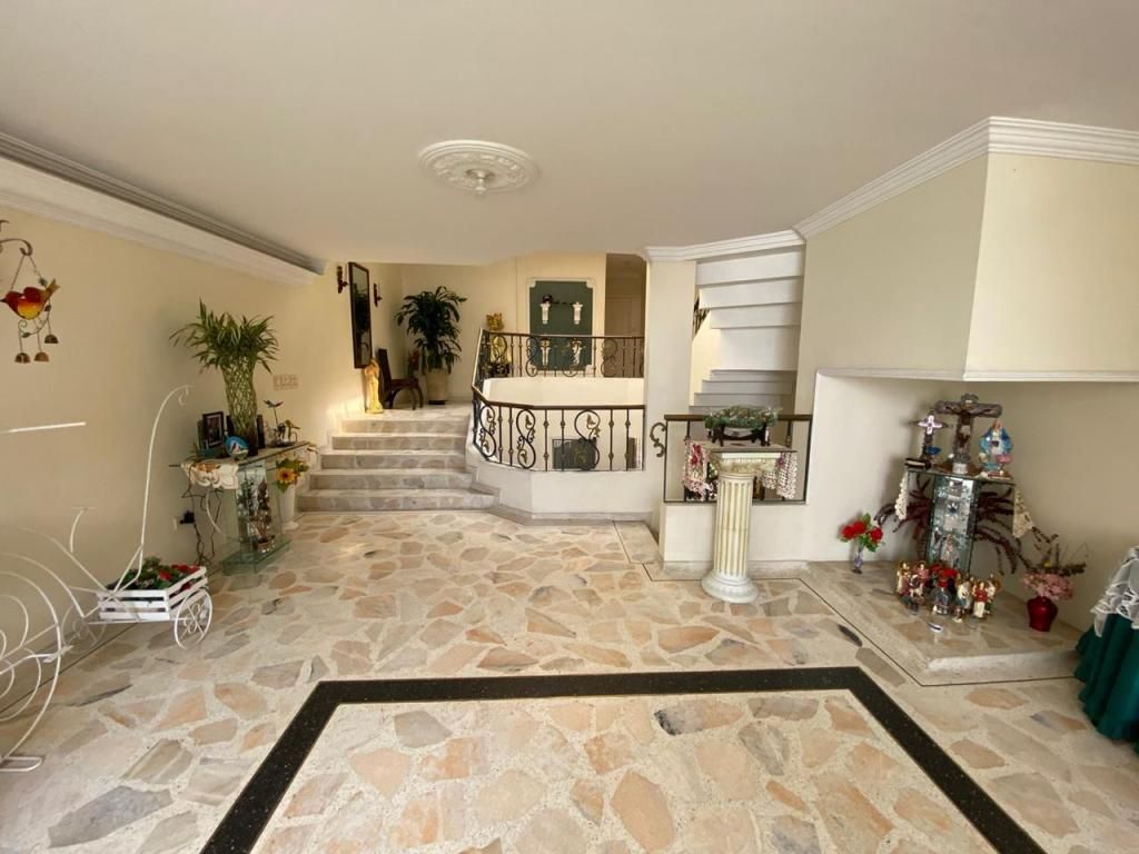 Casa en venta Valle Del Cauca Cali El Ingenio 300 m2 Habitaciones 5 Baños 5 Garajes 2 Precio $800000000