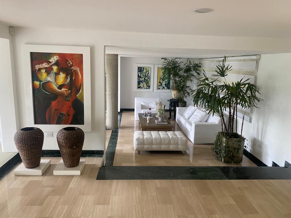 Casa en arriendo Valle Del Cauca Cali Santa Mónica 530 m2 Habitaciones 5 Baños 6 Garajes 6 Precio $15000000