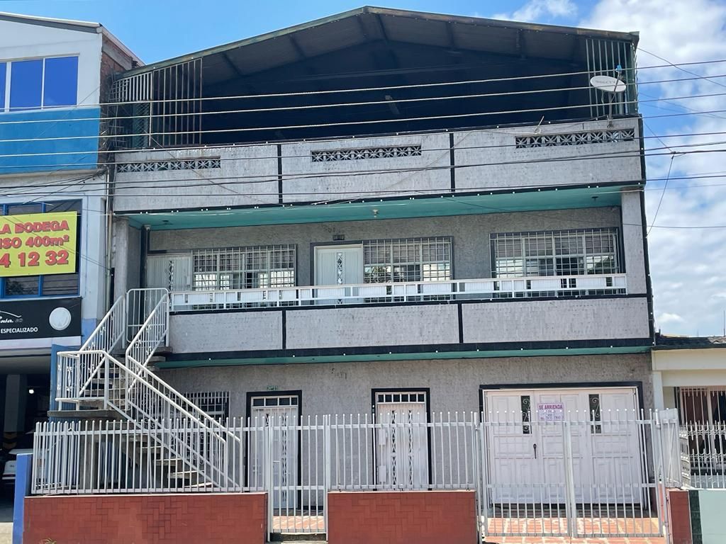 Casa en venta Valle Del Cauca Cali Aguablanca 397 m2 Habitaciones 12 Baños 4 Garajes 2 Precio $750000000