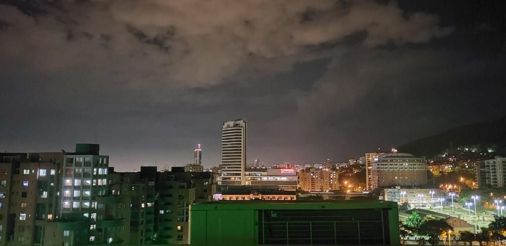 Apartamento en venta Valle Del Cauca Cali Nn 230 m2 Habitaciones 4 Baños 3 Garajes 2 Precio $989000000