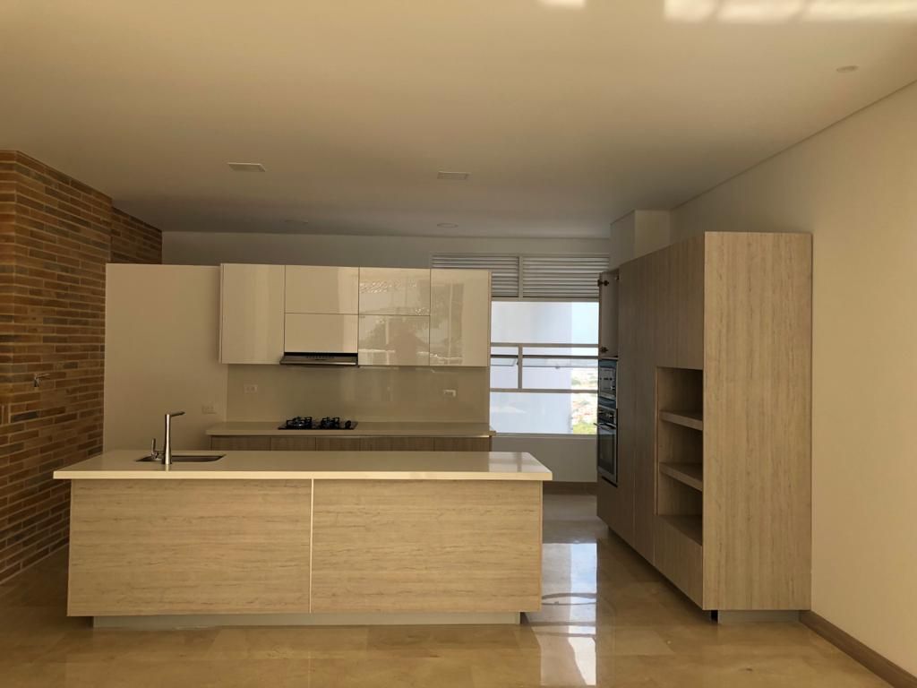 Apartamento en venta Valle Del Cauca Cali Tejares - Cristales 161 m2 Habitaciones 3 Baños 3 Garajes 2 Precio $1200000000