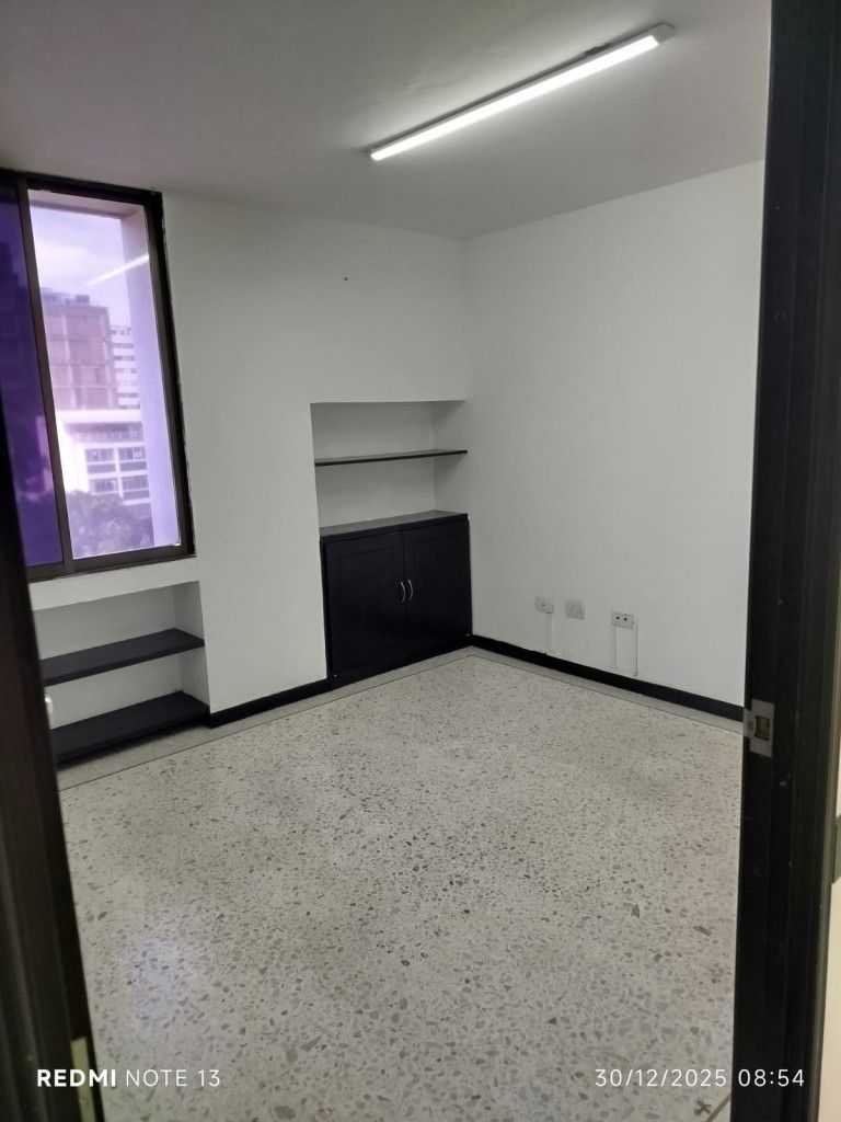 Oficina en venta Valle Del Cauca Cali San Nicolás 40 m2 Habitaciones 0 Baños 1 Garajes 1 Precio $130000000