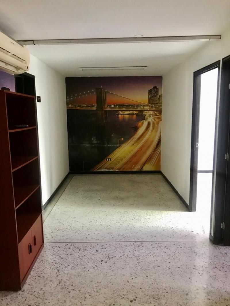 Oficina en venta Valle Del Cauca Cali San Nicolás 40 m2 Habitaciones 0 Baños 1 Garajes 1 Precio $110000000