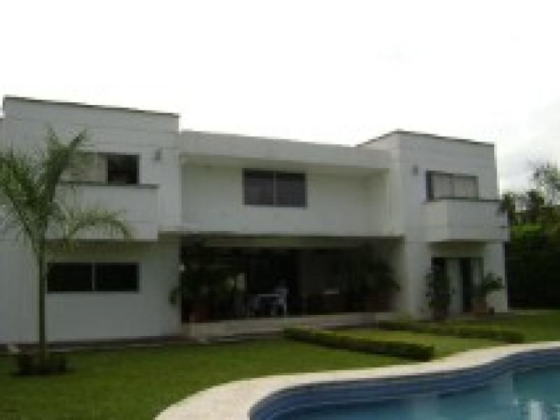 Casa en venta Valle Del Cauca Cali Cali 450 m2 Habitaciones 5 Baños 6 Garajes 8 Precio $2400000000