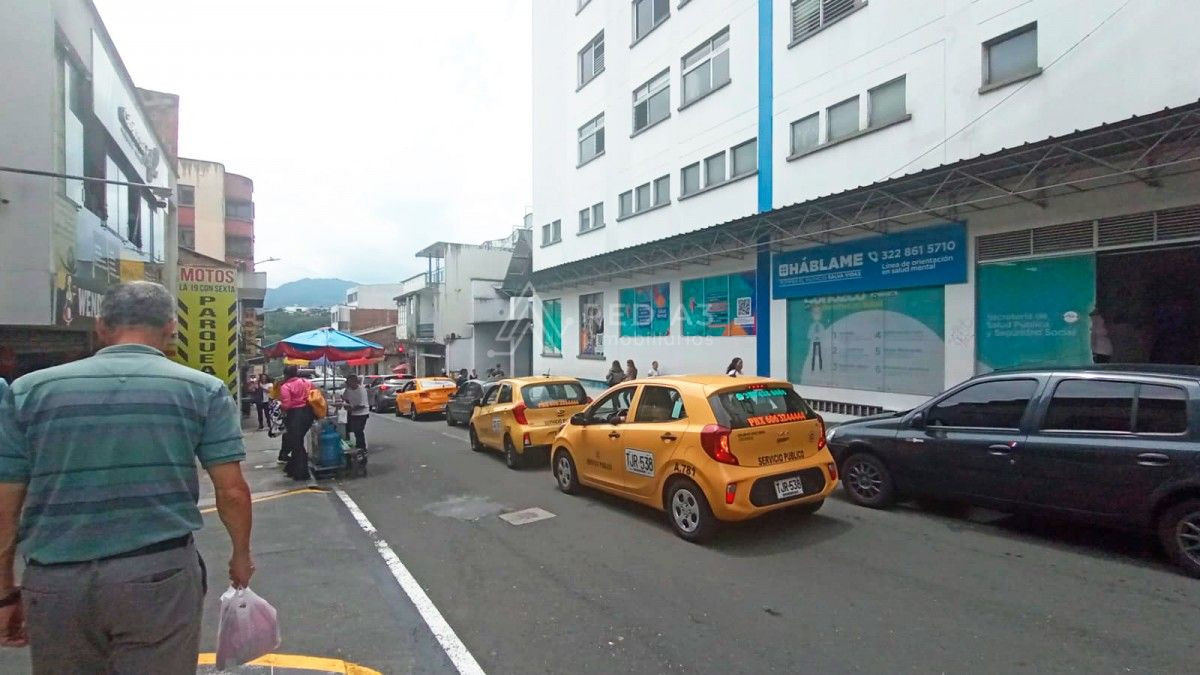 Consultorio en venta Risaralda Pereira Sector Plaza De Bolivar 24 m2 Habitaciones 0 Baños 0 Garajes 2 Precio $210000000