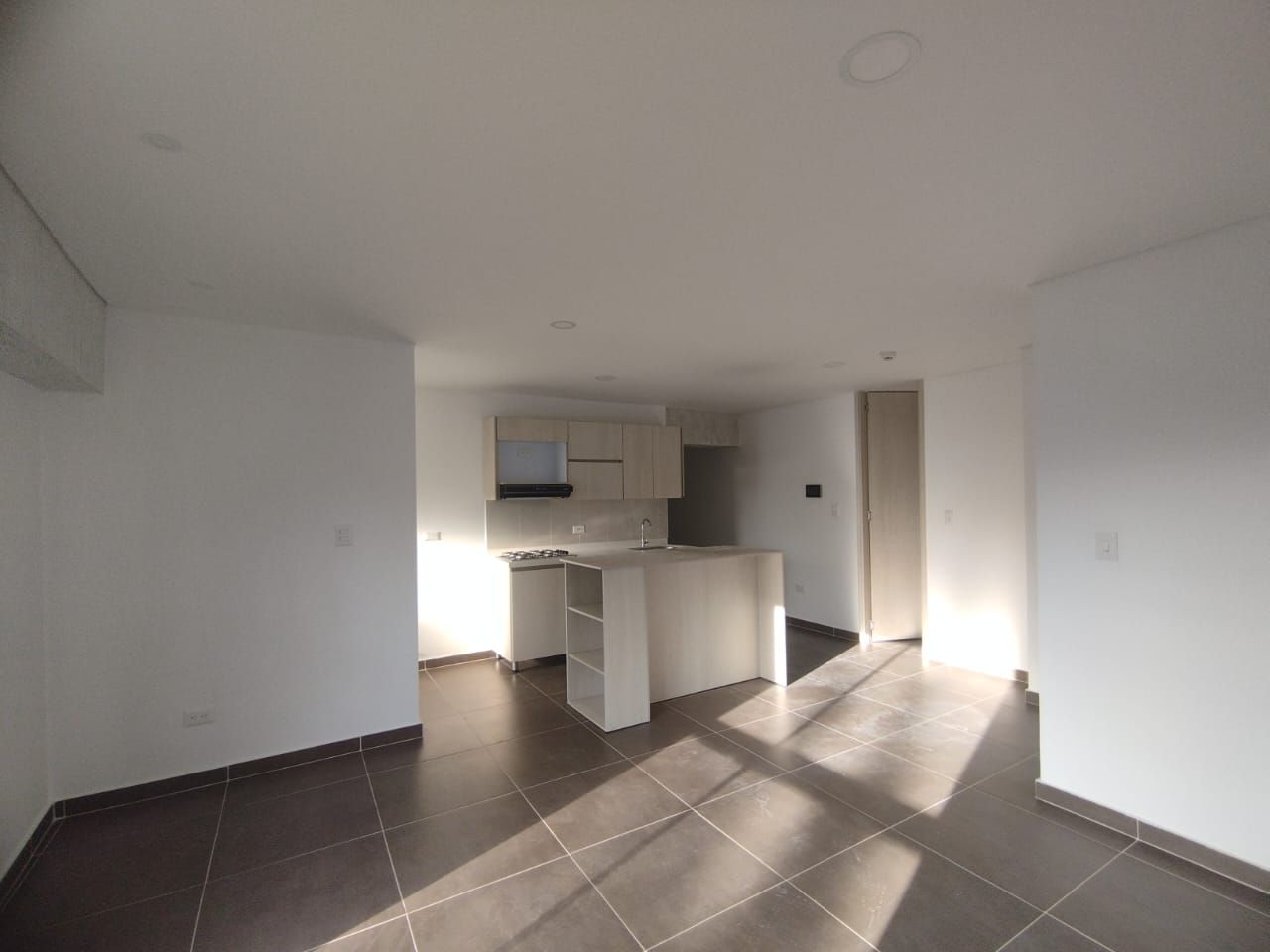 Apartaestudio en arriendo Risaralda Pereira Pinares De San Martin 69 m2 Habitaciones 1 Baños 2 Garajes 2 Precio $2100000