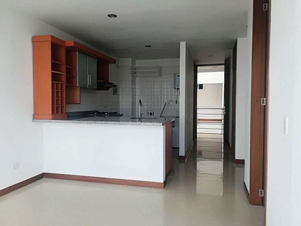 Apartamento en arriendo Risaralda Pereira Pinares De San Martin 60 m2 Habitaciones 2 Baños 2 Garajes 2 Precio $2400000