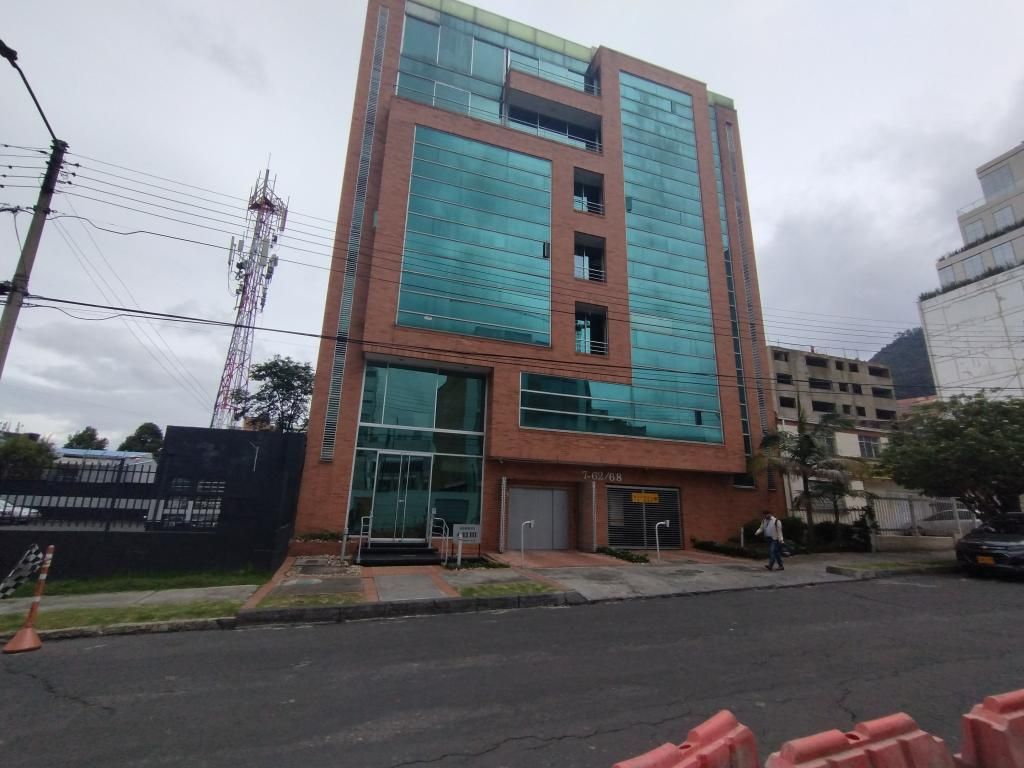 Oficina en arriendo Cundinamarca Bogotá Santa Barbara Oriental 56 m2 Habitaciones 0 Baños 1 Garajes 2 Precio $4588000