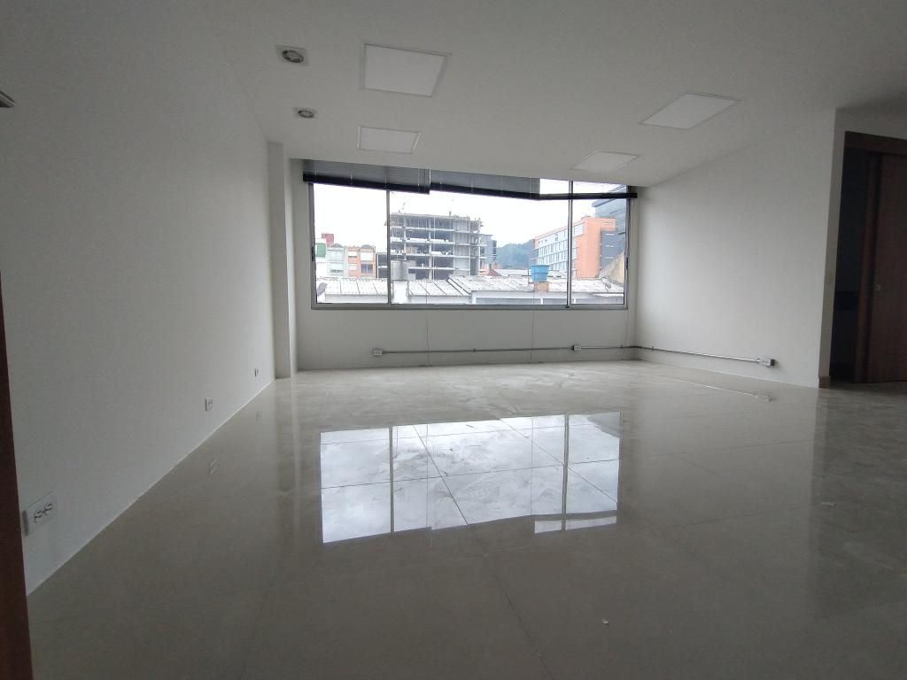 Oficina en arriendo Cundinamarca Bogotá Santa Barbara Oriental 56 m2 Habitaciones 0 Baños 1 Garajes 2 Precio $4388000