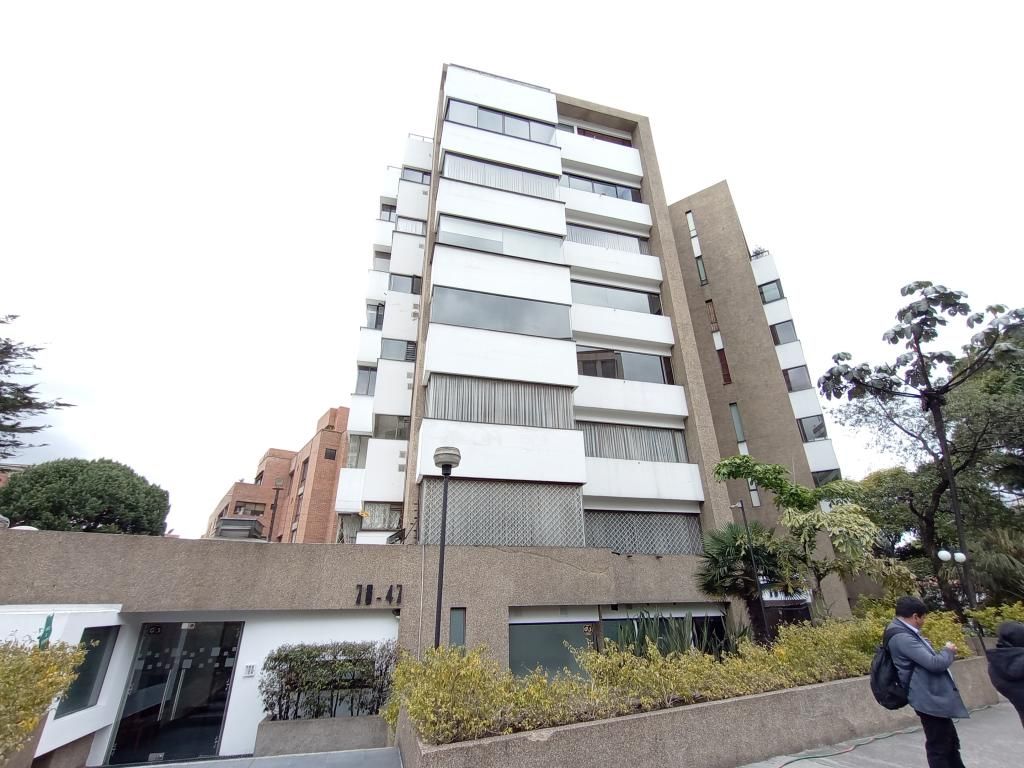 Oficina en arriendo Cundinamarca Bogotá El Nogal 433 m2 Habitaciones 0 Baños 5 Garajes 4 Precio $27938400