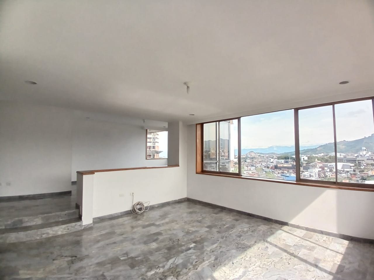 Apartamento en arriendo Risaralda Pereira Pinares De San Martin 180 m2 Habitaciones 3 Baños 4 Garajes 2 Precio $3400000