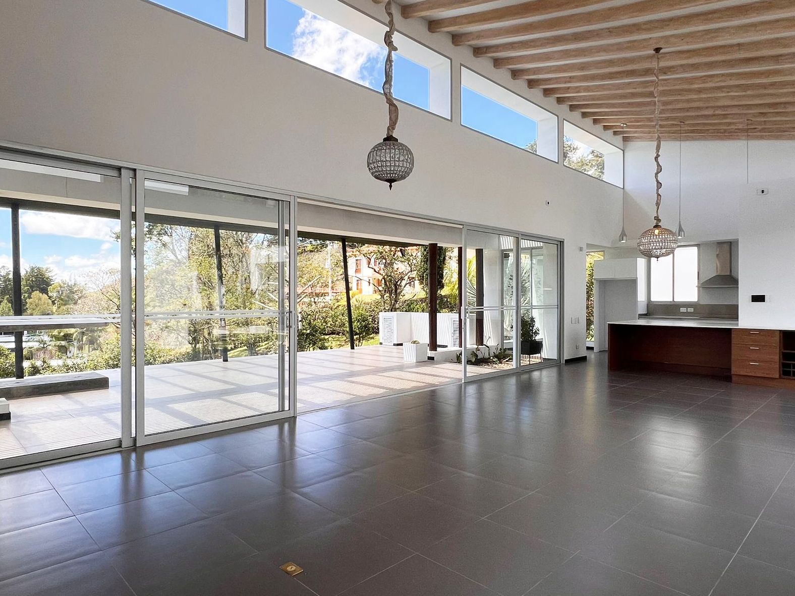 Casa en venta Antioquia Rionegro Rionegro 430 m2 Habitaciones 3 Baños 13 Garajes 3 Precio $3850000000