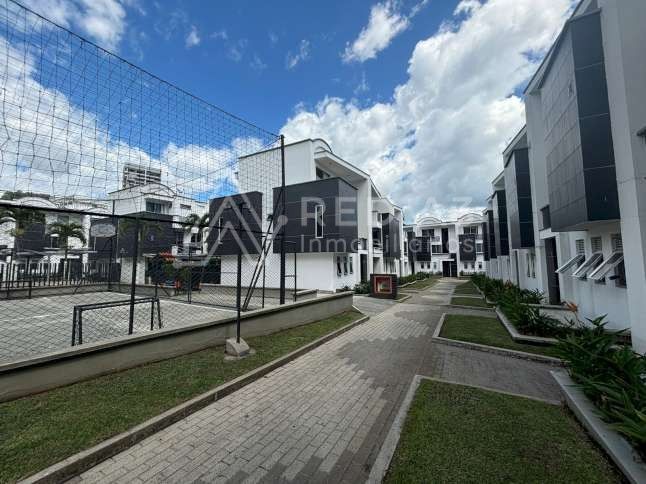 Casa en venta Risaralda Pereira Pinares De San Martin 220 m2 Habitaciones 4 Baños 4 Garajes 3 Precio $730000000