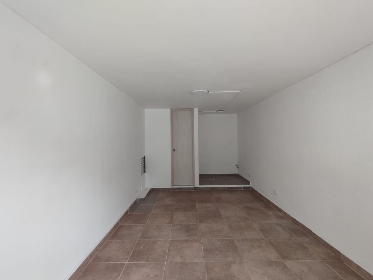 Local en arriendo Risaralda Pereira Circunvalar 20 m2 Habitaciones 0 Baños 0 Garajes 1 Precio $1400000