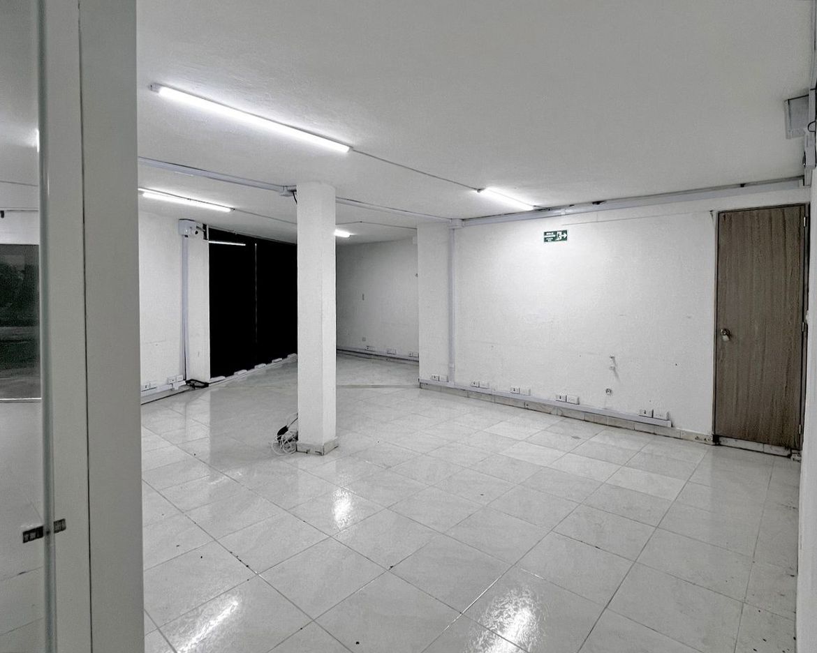 Local en arriendo Antioquia Medellín Rosales 120 m2 Habitaciones 0 Baños 2 Garajes 1 Precio $5200000