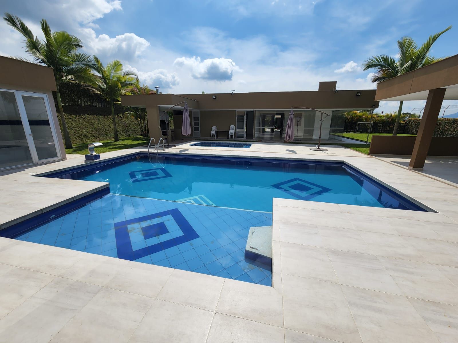 Casa Campestre en arriendo o venta Risaralda Pereira Pereira 578 m2 Habitaciones 5 Baños 15 Garajes 3 Precio venta $1500000000 Precio arriendo $9500000