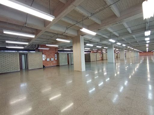 Local en arriendo Antioquia Medellín Shellmar 1359 m2 Habitaciones 0 Baños 12 Garajes 21 Precio $90484100