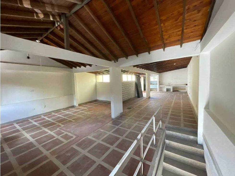 Local en arriendo Antioquia Medellín Gerona 100 m2 Habitaciones 0 Baños 0 Garajes 1 Precio $2700000