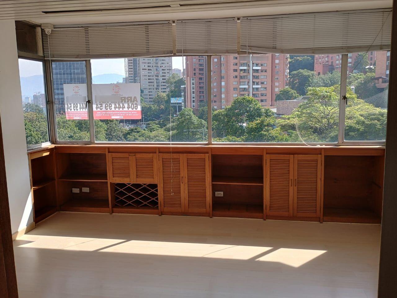 Oficina en venta Antioquia Medellín Manila 101 m2 Habitaciones 0 Baños 2 Garajes 0 Precio $740000000