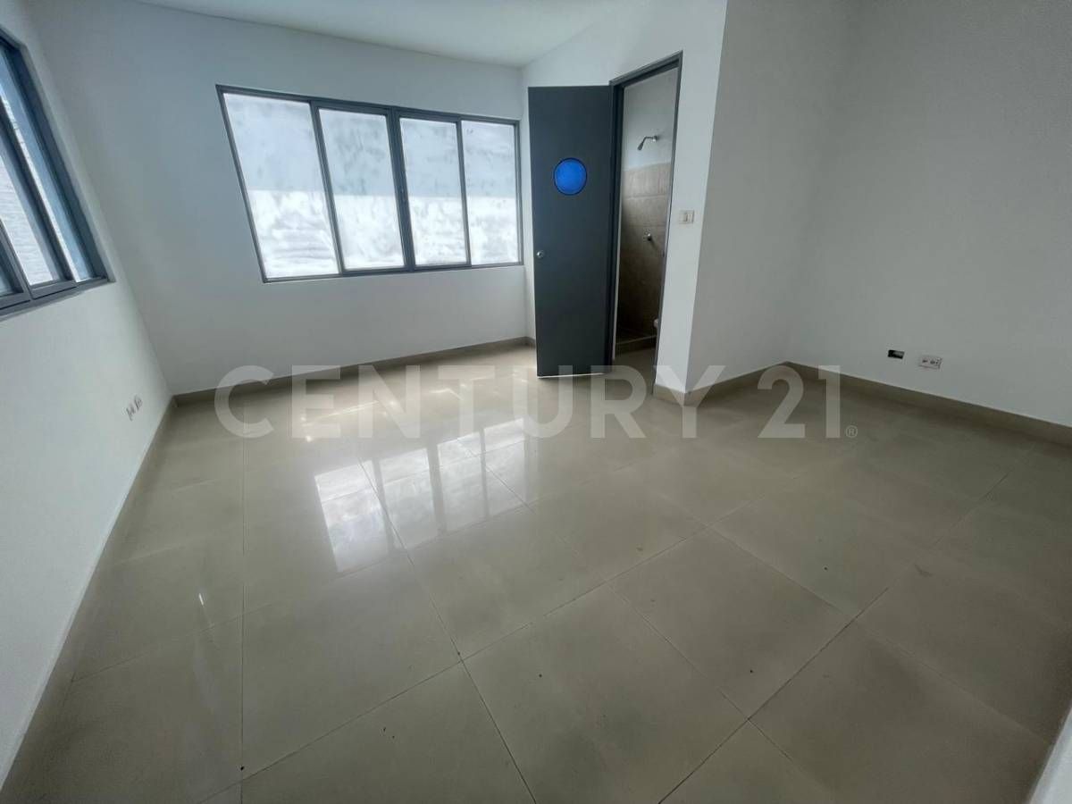 Casa en arriendo Valle Del Cauca Cali Versalles 400 m2 Habitaciones 11 Baños 7 Garajes 3 Precio $7000000