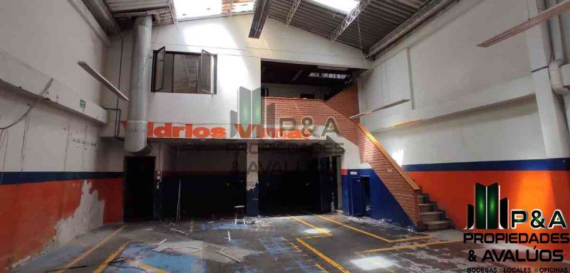 Bodega en arriendo Antioquia Medellín Villanueva 350 m2 Habitaciones 0 Baños 2 Garajes 0 Precio $18000000