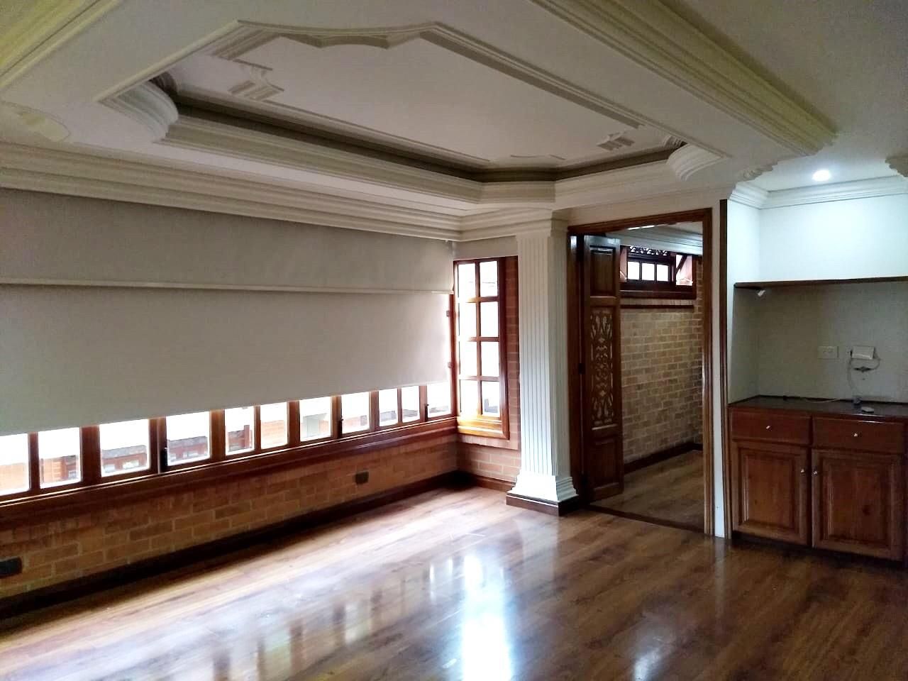 Casa en arriendo o venta Risaralda Pereira Los Angeles 300 m2 Habitaciones 5 Baños 8 Garajes 3 Precio venta $960000000 Precio arriendo $5500000