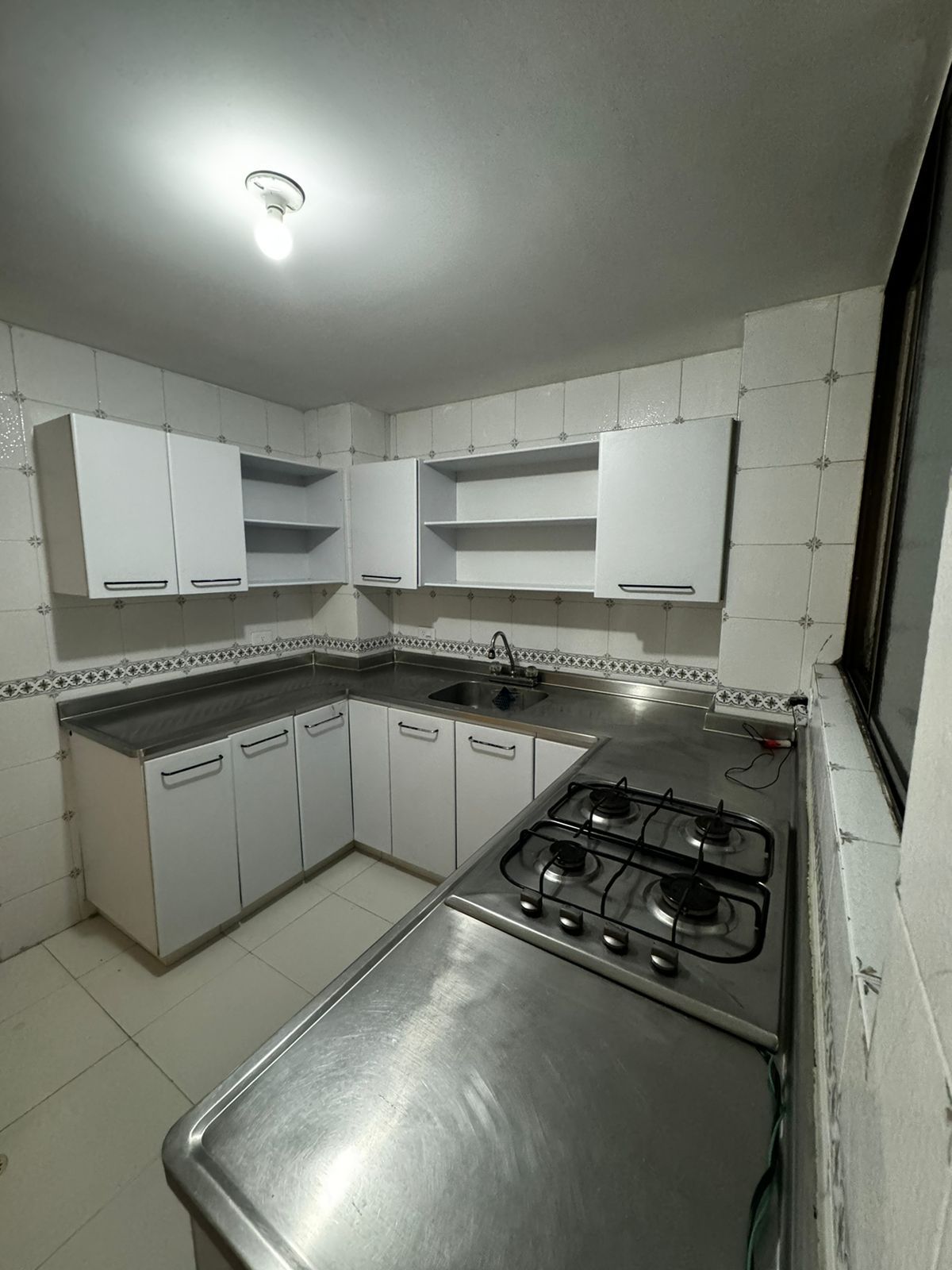 Apartamento en venta Risaralda Pereira Los Alpes 100 m2 Habitaciones 3 Baños 2 Garajes 2 Precio $430000000