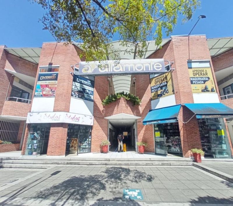 Local en arriendo Santander Bucaramanga Sotomayor 10 m2 Habitaciones 0 Baños 0 Garajes 0 Precio $864000