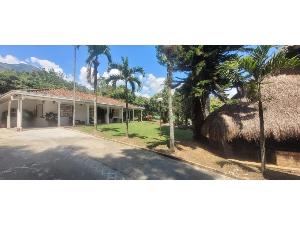 Finca en venta Antioquia Medellín Medellín 300 m2 Habitaciones 5 Baños 6 Garajes 14 Precio $1900000000