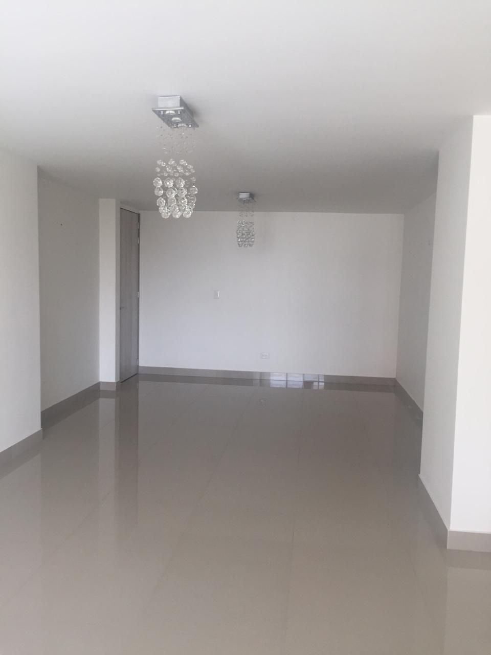 Apartamento en arriendo o venta Risaralda Pereira Pinares 100 m2 Habitaciones 3 Baños 2 Garajes 3 Precio venta $640000000 Precio arriendo $3400000