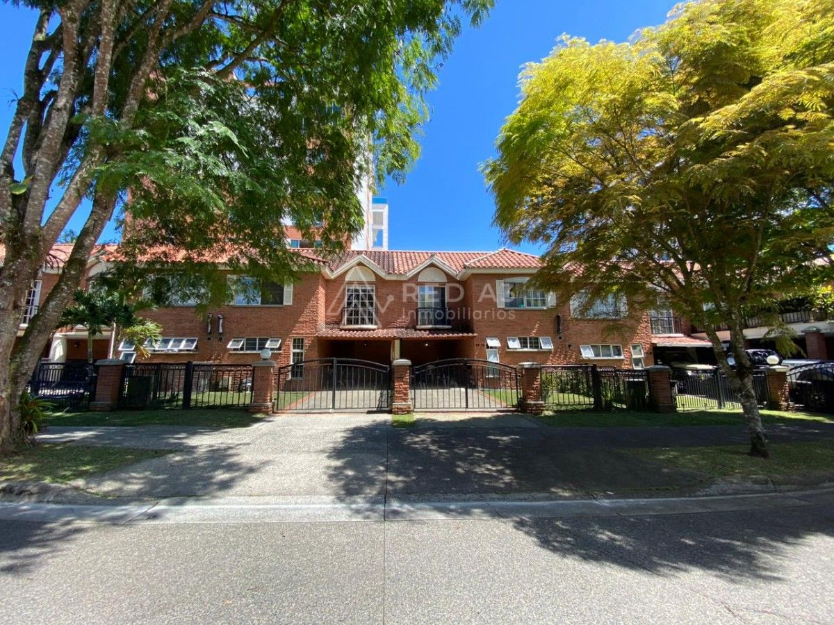 Casa en venta Risaralda Pereira Pinares De San Martin 180 m2 Habitaciones 3 Baños 4 Garajes 3 Precio $900000000